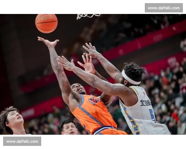 客场失利暴露短板球队调整迫在眉睫未来走势引人关注补强阵容提升战力